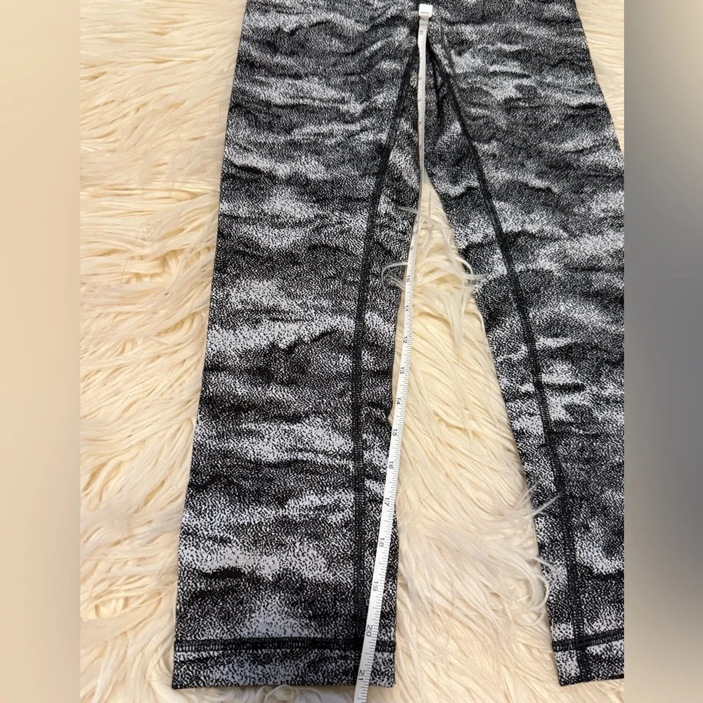 Lululemon Wunder Under Leggings Size 4